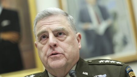 China busca «desestabilizar naciones» en todo el mundo: General Milley