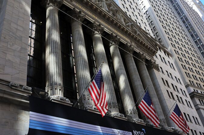 La Bolsa de Nueva York se ve el 12 de abril de 2022 en la ciudad de Nueva York. (Michael M. Santiago/Getty Images)