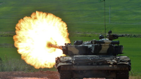 Envían tanques a Ucrania en respuesta a Kiev que sigue suplicando por más “armas, armas y armas”