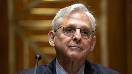 Garland defiende cancelación de «Iniciativa China» de la era Trump: «Pedimos aún más dinero»