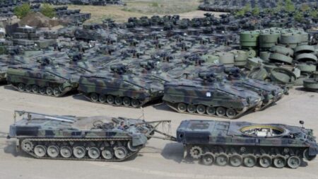 Alemania acuerda enviar tanques a Ucrania tras un importante cambio de política