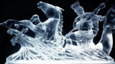 Artista japonés crea enormes y detalladas esculturas en hielo: ¡Solo permanecen un día!
