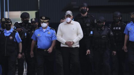 Extraditan a EE.UU. a exdirector de la Policía de Honduras por narcotráfico