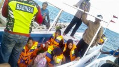 Al menos 26 desaparecidos al naufragar un transbordador en Indonesia