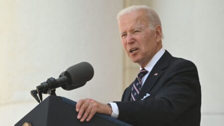 Biden sugiere que quiere prohibir las pistolas de 9 mm