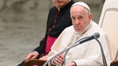 Arzobispo que prohibió la comunión a Pelosi fue descartado en los últimos ascensos
