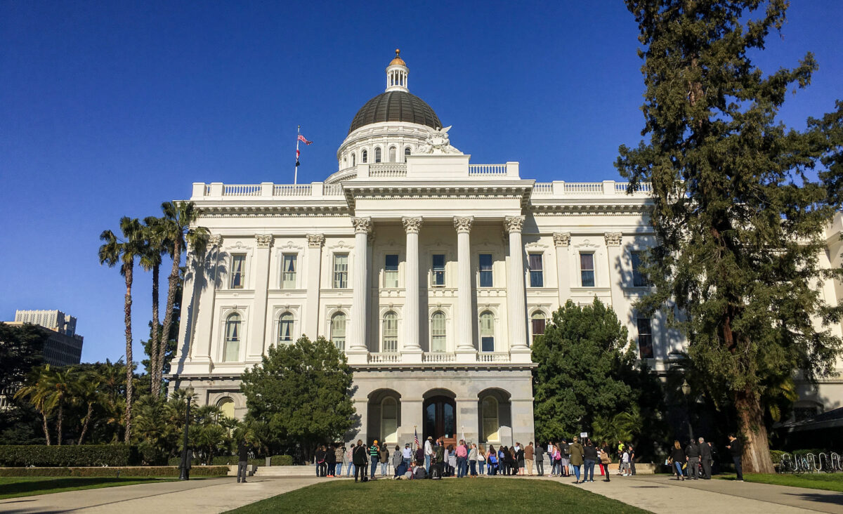 Concentración en el Capitolio del Estado de California en Sacramento para protestar contra el actual plan de estudios de educación sexual en las escuelas públicas el 25 de enero de 2019. (Ilene Eng/The Epoch Times)