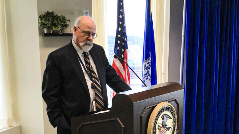 John Durham en una conferencia en New Haven, Conn., el 20 de septiembre de 2018. (Cortesía de la Oficina del Fiscal Federal para el Distrito de Connecticut)