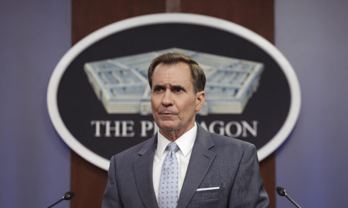 El secretario de prensa del Pentágono, John Kirby, ofrece una rueda de prensa en el Pentágono en Arlington, Virginia, el 19 de mayo de 2022. (Kevin Dietsch/Getty Images)