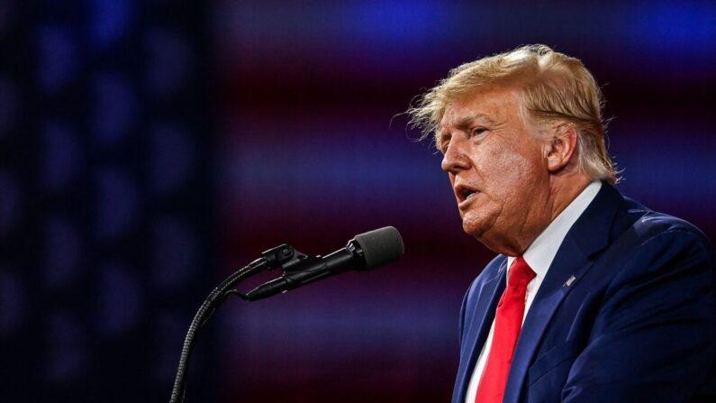 El expresidente Donald Trump habla en la Conferencia de Acción Política Conservadora 2022 (CPAC) en Orlando, Florida, el 26 de febrero de 2022. (Chandan Khanna/AFP vía Getty Images)
