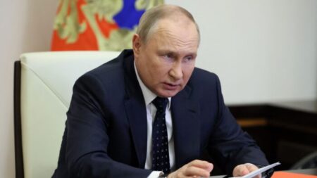 Rusia prohíbe permanentemente la entrada al país a 963 estadounidenses