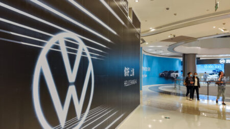 Alemania alega problemas de DD.HH. al rechazar oferta de Volkswagen para garantías de inversión en China