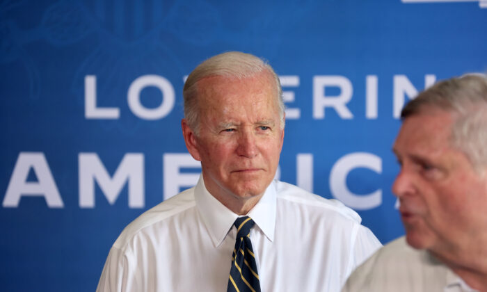 El presidente Joe Biden visita Kankakee, Illinois, el 11 de mayo de 2022. (Scott Olson/Getty Images)
