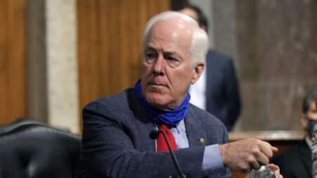 Cornyn critica a demócratas de Cámara de Representantes por retrasar medidas de seguridad para jueces