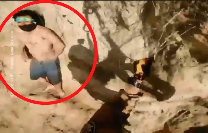 ¿Cómo llegó allí? Hombre atrapado en acantilado solo pudo ser rescatado con helicóptero