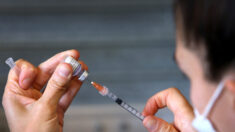 Pfizer dice que 3 dosis de vacuna COVID son eficaces para niños pequeños y pedirá a FDA su autorización