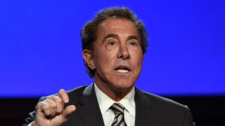 El magnate de los casinos Steve Wynn actuó como agente de China, según demanda de EE.UU.