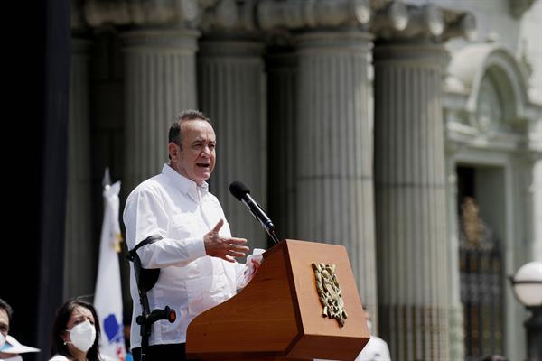 El presidente de Guatemala, Alejandro Giammattei, en una fotografía de archivo. EFE/Esteban Biba
