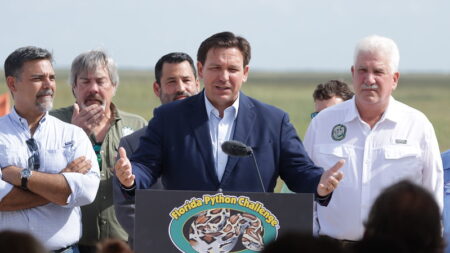 EXCLUSIVA: GOP de Florida supera a demócratas por 200,000 votantes y Casa Blanca abandona al estado