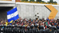 López Obrador justifica despliegue militar ante avance de caravana migrante