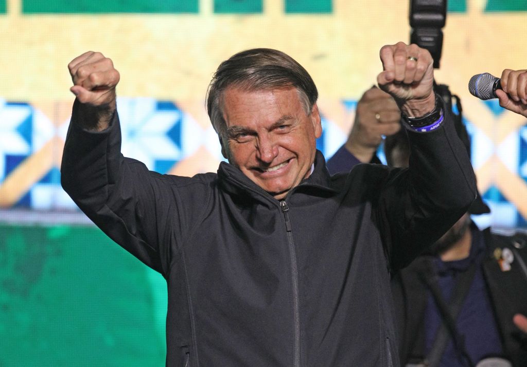Bolsonaro regresa a Brasil para liderar la oposición
