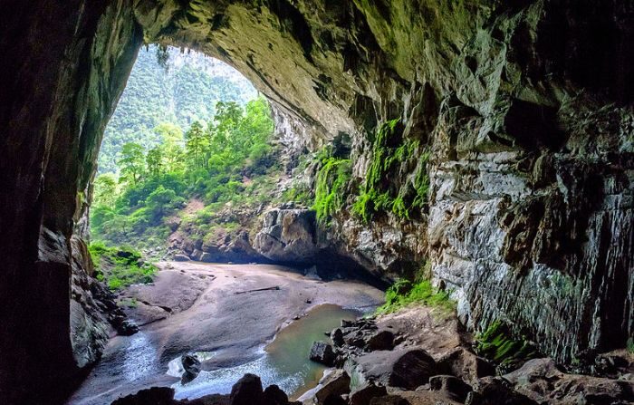 Entrada a la cueva Son Doong, ubicada en el Parque Nacional Phong Nha-Ke Bang, en el centro de Vietnam. (Jérémie B./Wikimedia Ccommons/CC BY-SA 4.0)