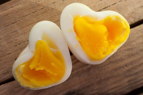 Huevo con forma de corazón (dominio público)