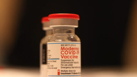 Moderna: Hay más de 1000 casos de inflamación cardíaca en menores de 40 años tras vacuna contra COVID-19