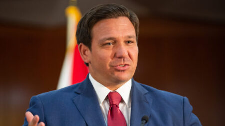 DeSantis veta ley de pensión alimenticia y dice que le preocupan sus elementos retroactivos