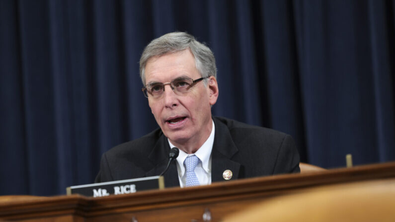 El representante Tom Rice (R-S.C.) habla en Washington el 17 de marzo de 2022. (Kevin Dietsch/Getty Images)