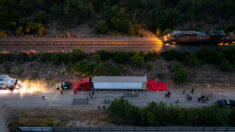 Corte de EE.UU. acusa a dos hombres de la muerte de 53 migrantes en camión de Texas