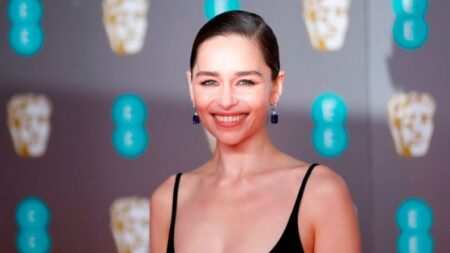 Emilia Clarke actriz de Games of Thrones relata que perdió parte de su cerebro tras aneurismas