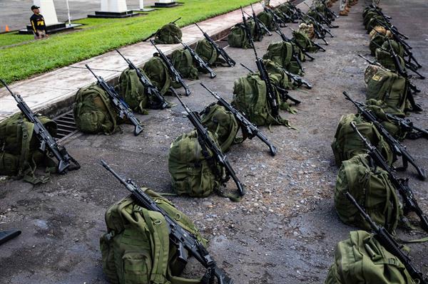 Vista de equipamiento militar desplegado en la base militar de Pichari, el 7 de junio de 2022 en la zona de los Valles de los Ríos Apurímac, Ene y Mantaro (Vraem), en la Amazonía de Perú. EFE/ Sebastián Montalvo Gray

