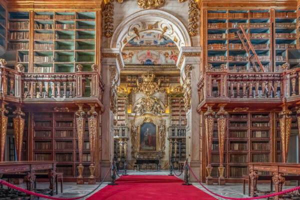 Biblioteca Joanina, Coimbra, Portugal. (Cortesía de Richard Silver)