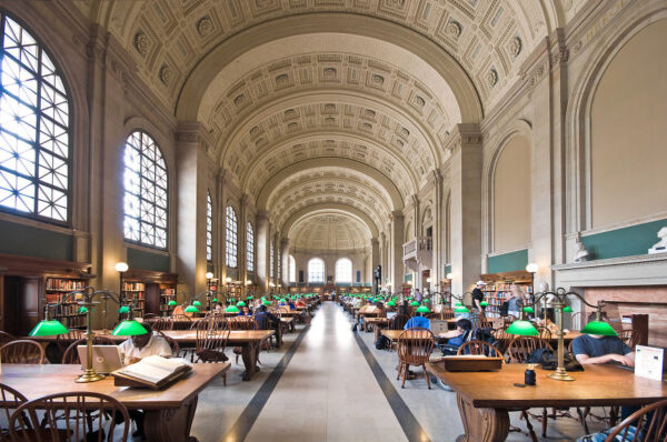 Biblioteca Pública de Boston, Boston, Massachusetts. (Cortesía de Richard Silver)