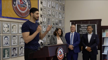 Enes Kanter hace un llamado a la libertad de Cuba junto a legisladores, deportistas y artistas cubanos