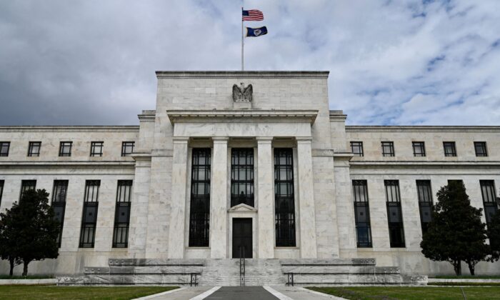 El edificio de la Junta de la Reserva Federal, Marriner S. Eccles, en Washington, el 20 de marzo de 2022. (Daniel Slim/AFP a través de Getty Images)