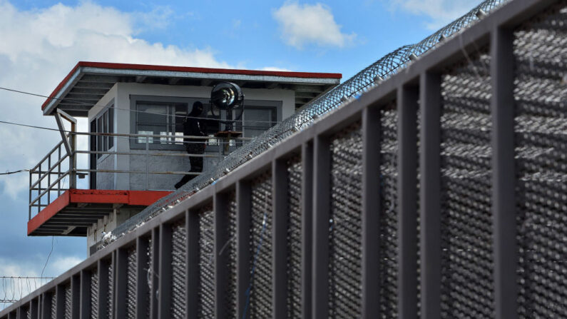 Al menos seis pandilleros murieron de manera violenta este lunes en la denominada "cárcel de máxima seguridad" de Ilama, departamento de Santa Bárbara, en el occidente de Honduras, informó una fuente oficial. (Orlando Sierra/AFP vía Getty Images)