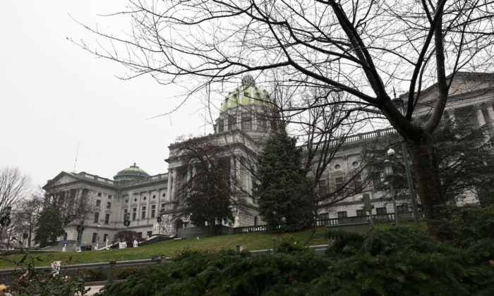 El Capitolio del Estado de Pensilvania en Harrisburg, el 14 de diciembre de 2020. (Michael Santiago/Getty Images)