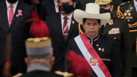 Renuncia ministro peruano censurado por el Congreso, según medios locales