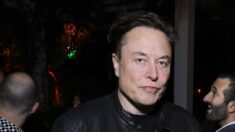 Musk dice que no participó en acuerdo de 56,000 millones de dólares con Tesla
