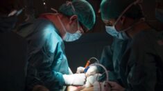 Grupo legal presenta primera demanda contra hospitales que niegan trasplantes a pacientes no vacunados