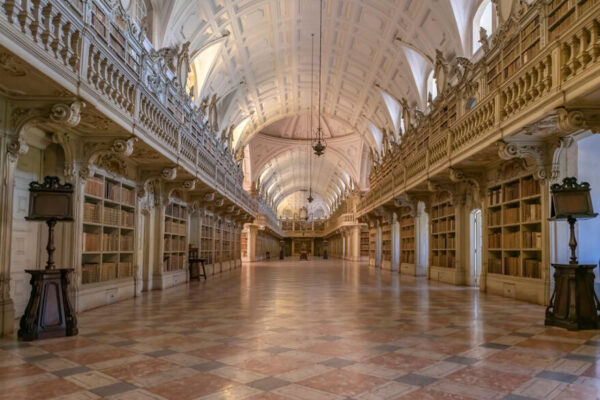 Biblioteca de la Universidad de Lovaina, Bélgica. (Cortesía de Richard Silver)