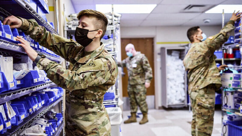 Los miembros de la Guardia Nacional que asisten a los hospitales con pacientes relacionados con el COVID-19 en el noreste de Ohio han sido trasladados a algunos en el suroeste de Ohio, a partir del 26 de enero. (Guardia Nacional de Ohio)
