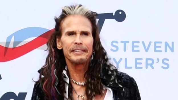 Líder de Aerosmith, Steven Tyler, termina programa de rehabilitación