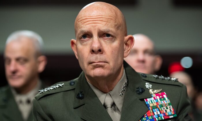 El general David Berger, comandante del Cuerpo de Marines de EE. UU., testifica en una audiencia del Comité de Servicios Armados del Senado en Capitol Hill en Washington el 3 de diciembre de 2019. (Saul Loeb/AFP a través de Getty Images)
