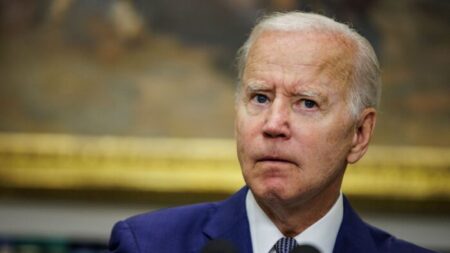 Exsenador: Es irónico que Biden pida petróleo a Arabia Saudí pero “criminalice” a productores de EE.UU.