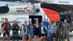 Guardia Costera rescata a 7 personas en Florida luego que un rayo impactara su embarcación