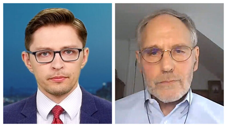 Roman Balmakov (izq.) y el Dr. John Abramson (der.) en una entrevista en el programa "Facts Matter" de EpochTV emitido el 24 de junio de 2022.
