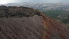 Turista estadounidense cae a cráter de Monte Vesubio tras tomarse una selfie